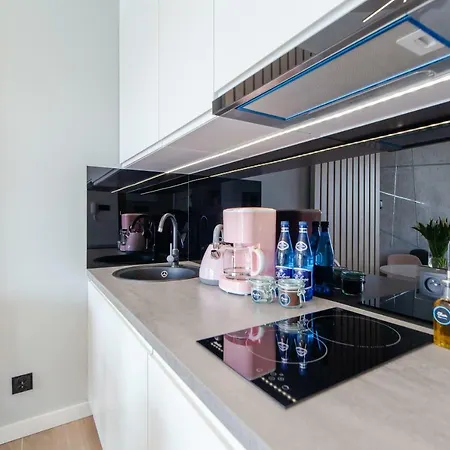 Pink Flamingo By Renters * مينززدرويه